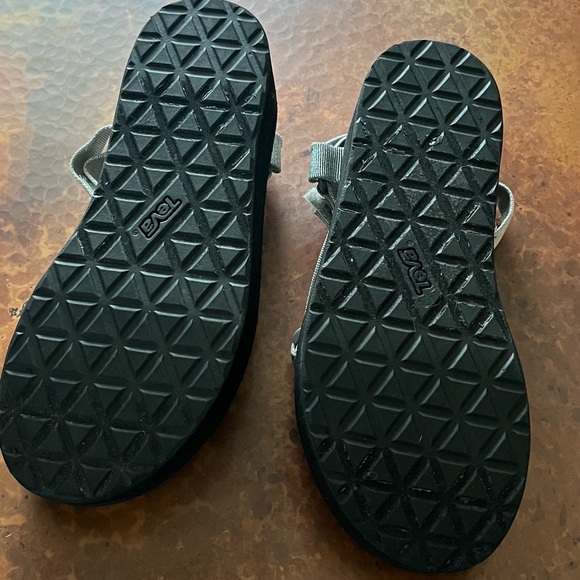 Teva Flatform Universal Sandal - Picture 5 of 6